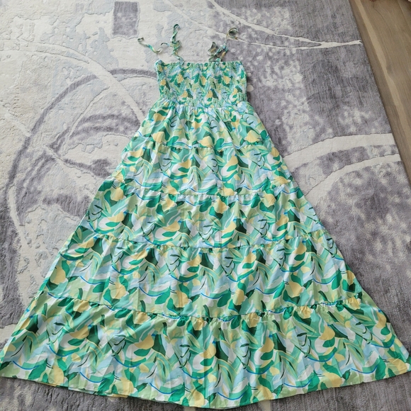 Women's' Green Leaf-Print Smocked Maxi Dress with Adjustable Ties Size XL - Picture 3 of 3